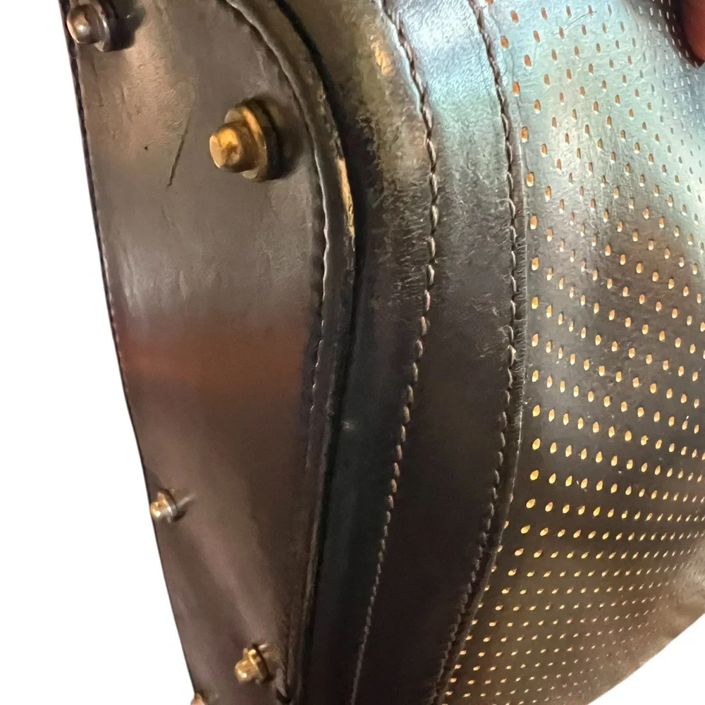 DOONEY & BOURKE BLACK LEATHER RARE VINTAGE SHOULDER HANDBAG.
